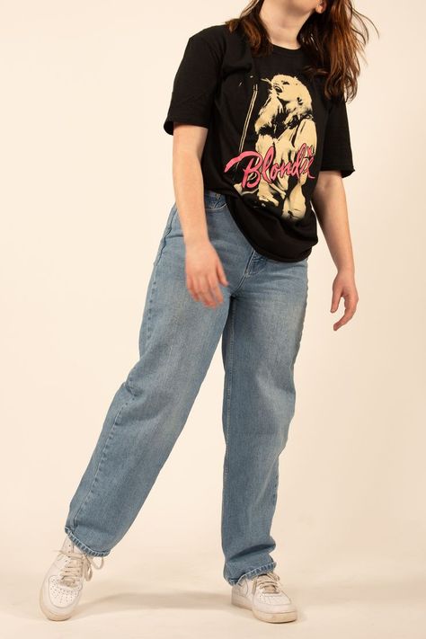 Oversized Tshirt Midsize, Maong Pants Outfit Women, Midsize Oversized Outfits, Mid Size Masc Outfits, Midsize Petite Fashion, Plus Size Masc Outfits, School Outfits Plus Size, Midsize Outfits Casual, Boyish Outfits