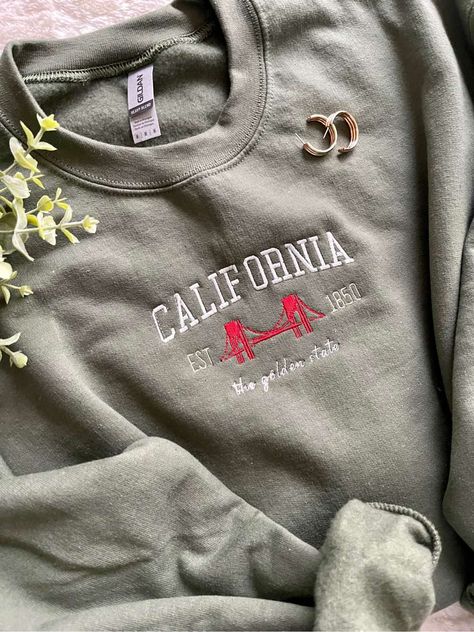 Tedooo Embroidered Outfits, California Crewneck, California Gifts, California Sweatshirt, Clothes Jewelry, The Golden Gate Bridge, Cozy Loungewear, Embroidered Crewneck, Style Challenge