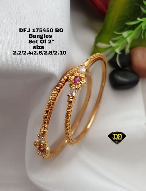 Kempu Bangles Gold, Baby Girl Bangles Gold Indian, Kada Design, Gold Bangle Watch, Gold Images, Simple Gold Bangle, Healthy Community, Plain Gold Bangles, Kada Bangles