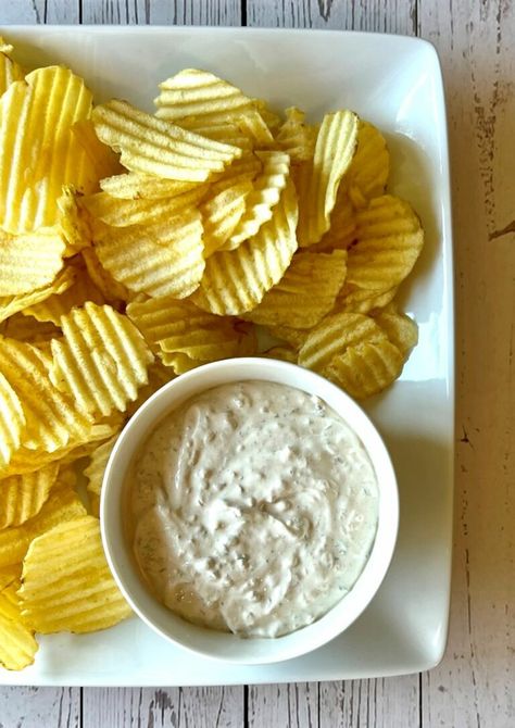 Easy Homemade French Onion Dip - The Menu Maid French Onion Dip Mix, Onion Dip Mix, Homemade French Onion Dip, Slow Cooker Spaghetti, Lasagna Soup Recipe, Creamed Onions, French Onion Dip, Stuffed Mini Peppers, Onion Dip