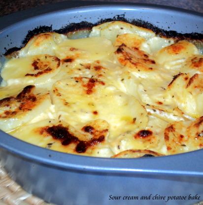 Sour Cream And Chive Potato Bake Recipe - Food.com Mashed Potato Bake Recipe, Potato Bake Recipe, Sour Cream Potatoes, Donna Hay Recipes, Potato Bake, Creamed Potatoes, Potato Recipes Side Dishes, Potato Side Dishes, Scalloped Potatoes