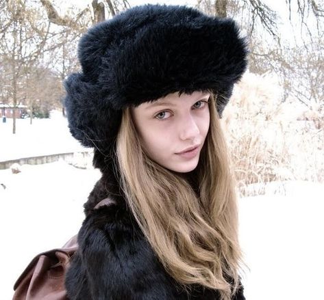 Black Fur Hat, Frida Gustavsson, Russian Hat, Girl Blogging, Girl Blogger, Russian Winter, Winter Princess, Rose Depp, Snow Princess