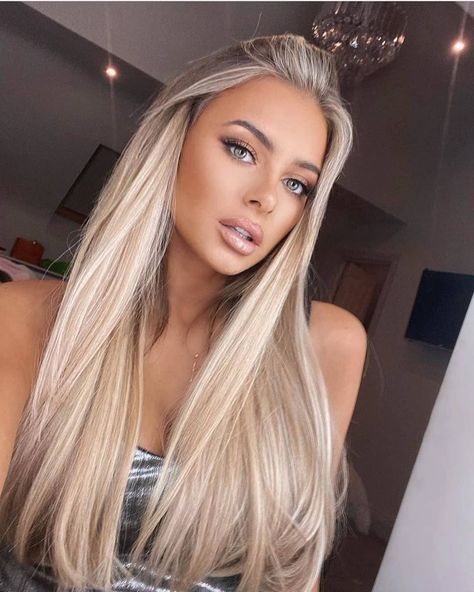 💋FASHION CHANNEL💋 on Instagram: “@missellie_o 😻” Spring Blonde, Ash Blonde Wig, Cuban Twist Hair, Hair Change, 2023 Hair, Champagne Blonde, Danielle Campbell, Greenhouse Plans, Blonde Hair Inspiration