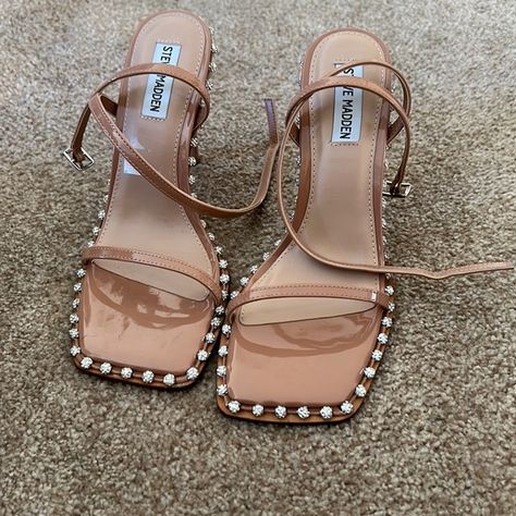 Brand new nude Steve Madden heels Steven Madden Heels Outfit, Steve Madden Heels Outfit, Peach Heels, Steve Madden Block Heel, Sneaker Heads, Strappy Shoes, Steve Madden Heels, Heels Outfits, Summer Heels