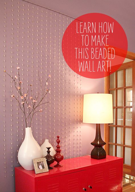 DIY: beaded garland wall art. might use to add a little sparkle to bathroom wall. Diy Wand, Creative Wall Art, Diy Art Projects, Beaded Curtains, Easy Diy Art, Décor Diy, Diy Wall Art, My New Room, Diy Wall