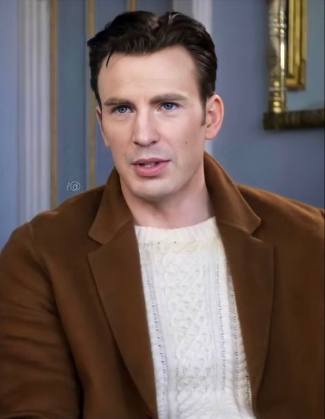 Chris Evans Ransom Drysdale, Chris Evans Eyes, Chris Evans Interview, Ransom Drysdale, Cap Shield, Chris Captain America, Titanic Leonardo Dicaprio, Chris Evans Smile, Captain America Suit