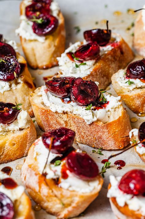 Honey Balsamic Bacon & Goat Cheese Bites, Pomegranate Crostini, Toast Snacks, Cheese Crostini, Raspberry Jam Recipe, Goat Cheese Crostini, Crostini Appetizers, Whipped Goat Cheese, Grilled Bread