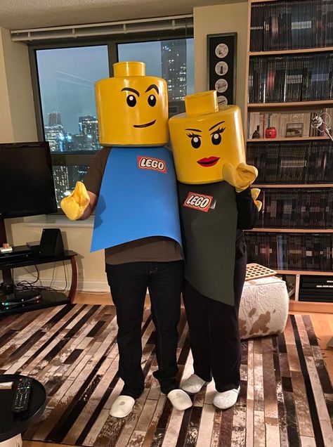 DIY Easy Lego Head Costume - Divorced Design Diva Lego Head Costume, Lego Costume Diy, Foam Wreaths, Lego Halloween Costumes, Lego Pumpkin, Lego Faces, Lego Costume, Lego Halloween, Yellow Poster