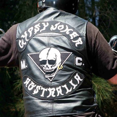 Gypsy Jokers MC Australia patch. #ozbike #gypsyjoker #biker #ozbikers #motorbikeclub Sons Of Anarchy Vest, Sons Of Anarchy Mc, Biker Vest Patches, Motorcycle Leather Vest, Sons Of Anarchy Motorcycles, Sons Of Anarchy Samcro, Sleeveless Vest Jacket, Biker Look, Embroidered Vest