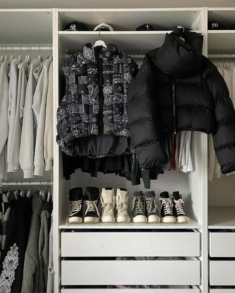 Organize Wardrobe Closet Puffer Jacket Organizer