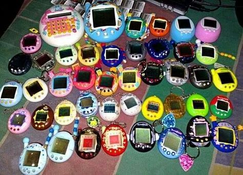 Tamagotchi collection Giga Pet, 1990s Kids, Childhood Memories 2000, 90s Toys, 2000s Nostalgia, Virtual Pet, Those Were The Days, 90s Childhood, Good Ole