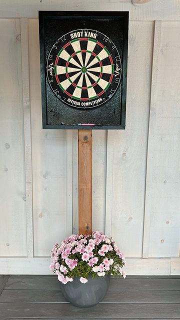 Dart Board Backboard Outdoor, Outdoor Yard Game Area, Diy Dart Board Backing Outdoor, Backyard Dart Board Ideas, Diy Outdoor Dart Board, Outside Dart Board Ideas, Backyard Darts, Outdoor Dart Board Ideas, Dart Board Ideas