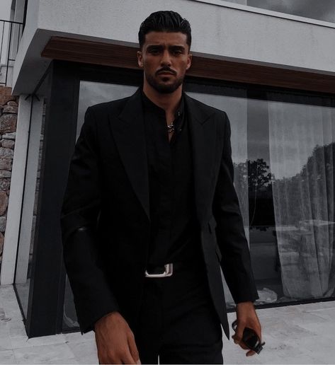 Nico Russo, The Sweetest Oblivion, Mafia Style, Guerriero Samurai, Handsome Italian Men, مرسيدس بنز, Costume Noir, Dress Suits For Men, Mens Casual Dress Outfits