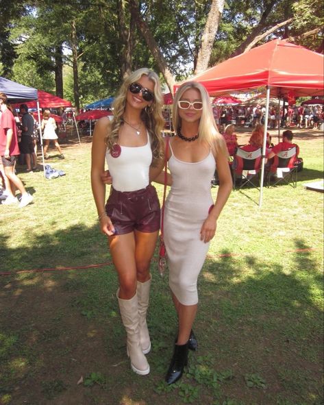 Alabama game days ;)😍💋🏈 Alabama Football Game Outfits For Women, Alabama Outfits, Alabama Game Day Outfit, Alabama Game Day, University Of Alabama Game Day Outfits, Alabama Football Game, Alabama Gameday Outfit, Transgender Outfits, College Gameday Outfits