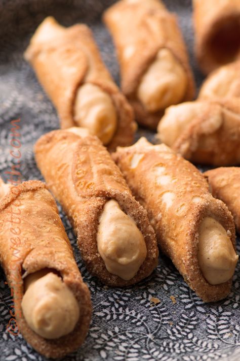 Pumpkin Cannoli with Recipe for Homemade Ricotta Cheese - SUZIE SWEET TOOTH Pumpkin Canolli, Pumpkin Cannoli, Pumpkin Ricotta, Homemade Ricotta Cheese, Pumpkin Pie Spice Recipe, Cannoli Filling, Pie Spice Recipe, Homemade Ricotta, Cream Horns