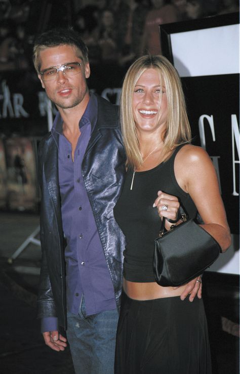 It was...something. And by "something" I mean that all the fashion was tragic and it can never be forgotten. Brad And Jennifer, Jennifer Aniston 90s, Brad Pitt Jennifer Aniston, Estilo Rachel Green, Rachel Haircut, Ben And Jen, Brad Pitt And Jennifer, Brad And Jen, Favorite Friend