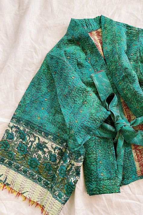 Fall Kimono Outfit, Simple Kimono, Quilted Kimono, Silk Kimono Jacket, Mode Kimono, Kimono Design, Linen Fashion, Mode Boho, Hand Work