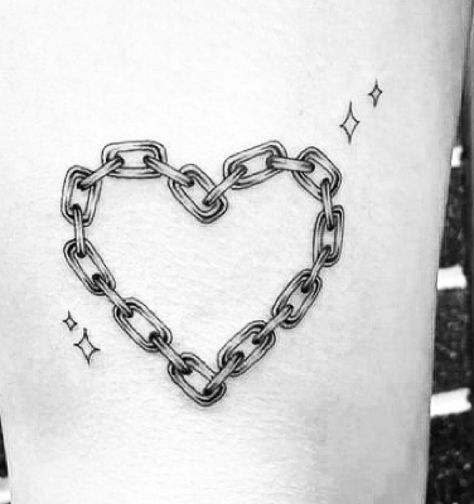 Heart On Elbow Tattoo, Heart Border Tattoo, Chain Heart Tattoo Design, Dog Chain Tattoo, Heart With Chains Drawings, Chain Link Tattoo For Women, Chain Knee Tattoo, Heart With Chains Tattoo, Chain Heart Drawing