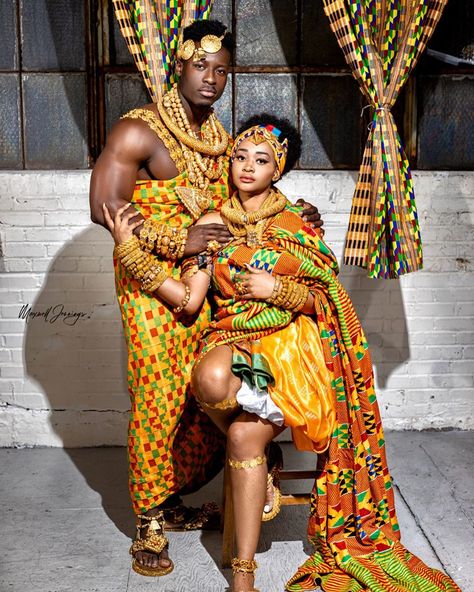 Hurricane Fitness🇬🇭🇺🇸/🌍 on Instagram: “Another one for the Culture!  In the Akan tradition, queen mothers rule alongside the chief or the king. Queen mothers are considered the…” African Colors, African Dance, African Traditional Wedding, Queen Mother, Mothers Dresses, African Wedding, Black Is Beautiful, Queen, Wedding Day