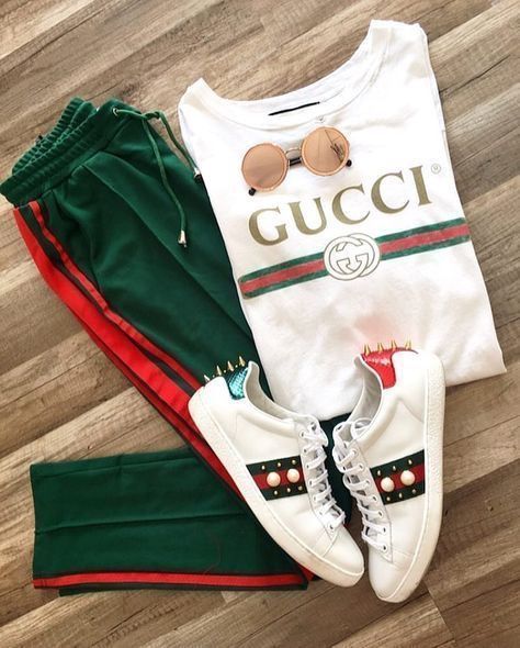 Gucci Fashion Show #gucci #fashionshow #fashion #fashiontrends #fashionactivation #guccioutfits Gucci Fashion Show, Gucci Outfit, Gucci Outfits, Gucci Fashion, Green Pants, Future Fashion, Jared Leto, Swag Outfits, Mode Inspiration