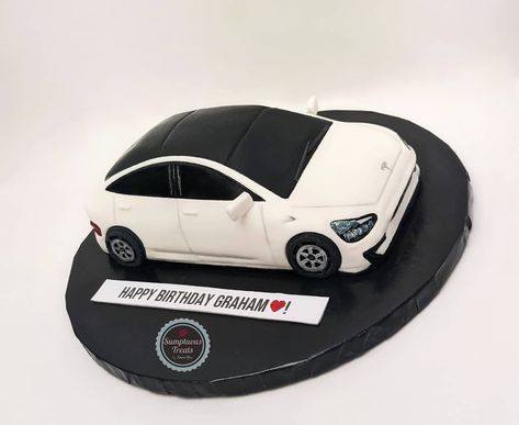 Tesla Cake, Car Cakes For Men, Spark Gt, Car Cakes, Grad Cake, Creative Cake Decorating, Chevrolet Spark, Tesla Car, Car Cake