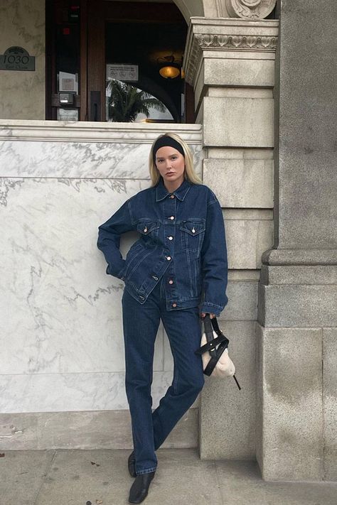 2023 Jean Trends, Denim Jacket And Jeans Outfit, Oversized Jean Jacket Outfit, Oversized Denim Jacket Outfit, Double Denim Outfit, Double Denim Looks, Denim Jacket And Jeans, Jacket Outfit Women, Look Jean