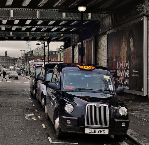 London Grammar - London Taxi cabs London Taxi Cab, British Icons, London Cab, London Grammar, London Taxi, Black Cab, Lockwood And Co, London Night, London Brands