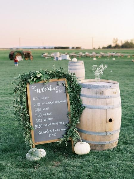 Horse Lovers Will Fall Head Over Hooves for This Upscale Rustic Ranch Wedding Fall Wedding Signs, Rustic Ranch Wedding, Fall Wedding Trends, Hay Field, Small Backyard Wedding, Horse Wedding, Field Wedding, Rustic Fall Wedding, Future Wedding Plans