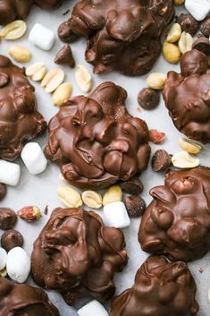 Almond Bark Peanuts Marshmallows, Rocky Road Peanut Clusters, Peanut Marshmallow Clusters, Rocky Road Clusters, Rocky Road Candy, Crockpot Candy Recipes, Candy Princess, Covered Marshmallows, Gluten Free Marshmallows