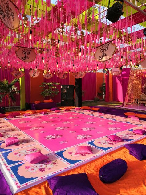 Mehndi Stage Decor, Reception Stage Decor, Mehendi Decor Ideas, Wedding Background Decoration, Wedding Entrance Decor, Personalized Wedding Decor, Desi Wedding Decor, Wedding Planning Decor, Mehndi Decor