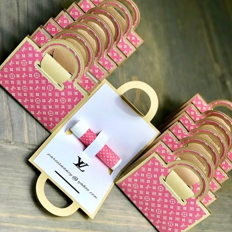 Louis Vuitton Birthday Party, Louis Vuitton Birthday, Lip Balm Favors, Teepee Party, Idee Cricut, Paper Purse, Luxury Party, Custom Party, Party Items