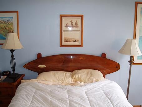 Surfboards for headboards by Charlie Brewer, via Flickr Surfboard Headboard, Headboard Alternative, Surf Room, Vintage Surfboards, Surfboard Decor, Headboard Styles, Surf Decor, Diy Headboard, Beach House Design