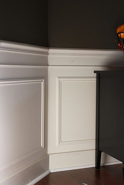 pretty simple diy wainscotting using picture frame molding. already have these materials in the garage--would just need to measure and cut! Diy Wanescoat, Diy Chair Rail Molding, Wainscoting Styles, Diy Wainscoting, Frame Molding, Picture Frame Molding, Garage Makeover, Ideas Hogar, Chair Rail