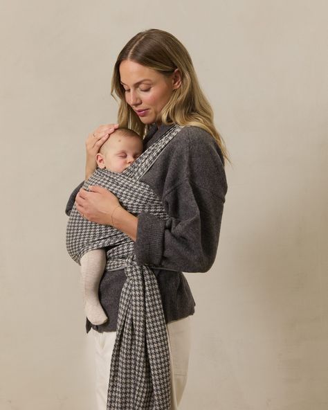 Just in time for fall: The Double-Knit Collection is here. Featuring two layers of our signature soft TENCEL™ Modal in a classic houndstooth print for your coziest season with baby yet. Now available in two colorways: Stormy Houndstooth and Cream Houndstooth. Shop at the link in profile. Solly Wrap, Mini Wardrobe, Solly Baby Wrap, 2025 Christmas, Solly Baby, Petite Plus Size, Wrap Carrier, Baby Wrap, Baby Wrap Carrier