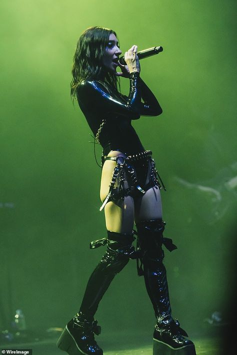 Woah! The Veronicas are on tour and on Monday, they rocked the stage during their latest gig in Melbourne Jessica Origliasso, Lisa Origliasso, Rock Stage, 2000s Rock, The Veronicas, Rock Chick, Women In Music, The Stage, Melbourne