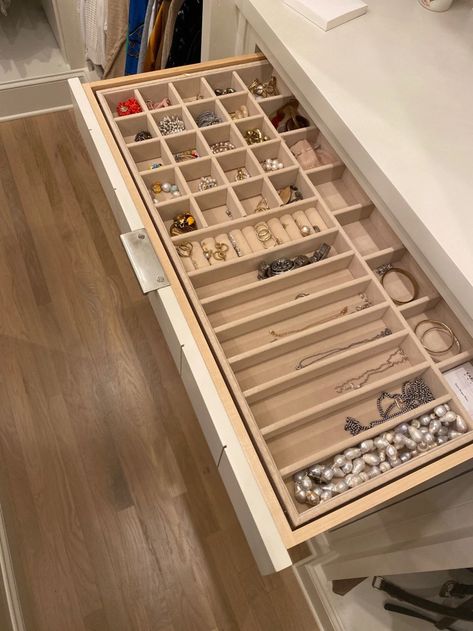 Sunglasses Drawer Closet, Watch And Jewelry Storage, Built In Jewelry Storage, Walk In Closet Ideas With Window, Closet Jewelry Organization, Watch Collection Storage, Necklaces Holder, Organiser Ideas, Jewlery Storage