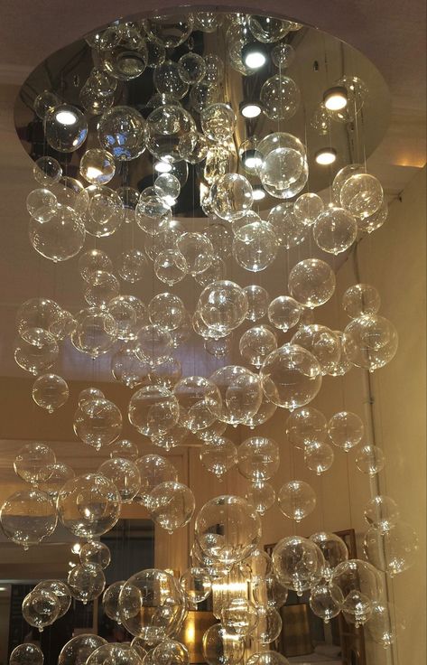 Party Lights Aesthetic, Bubble Decor, Nye Party Decorations, Disco Party Decorations, Prom Themes, Glamour Decor, Wedding Bubbles, Clear Balloons, Prom Decor