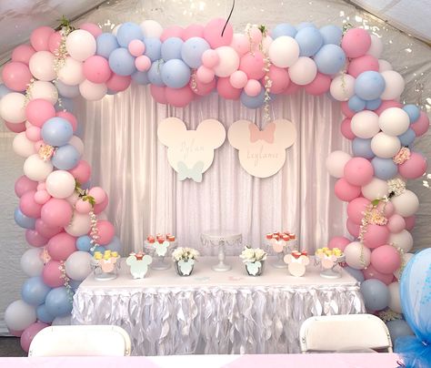 Mini And Mickey Gender Reveal, Gender Reveal Mickey And Minnie, Disney Gender Reveal Party, Disney Gender Reveal Ideas For Party, Mickey Mouse Gender Reveal, Mickey Or Minnie Gender Reveal, Mickey Gender Reveal, Mickey And Minnie Gender Reveal, Disney Gender Reveal