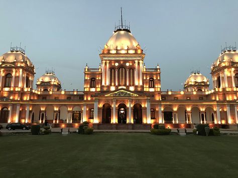 Noor Mehal Bahawalpur, Bahawalpur Aesthetic, Palaces Exterior, Noor Mahal Bahawalpur, Pakistani Architecture, Noor Mahal, Mughal Architecture, Pakistan Travel, Royal Aesthetic