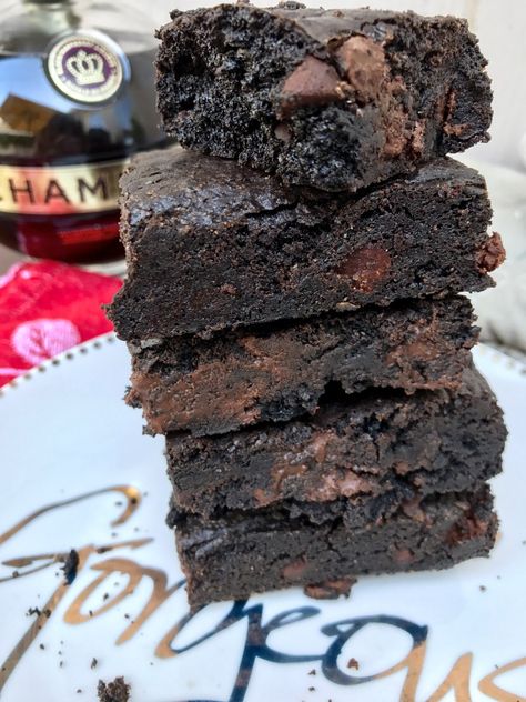 Chambord Brownies Brownie Cheesecake Bites, Chambord Recipes, Types Of Desserts, Chocolate Liquor, Blondie Brownies, Delicious Brownies, Cheesecake Brownies, Brownie Recipe, Cookie Bar Recipes