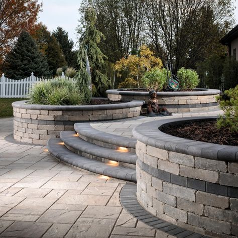 Hardscape Around Pool, Coping Stones For Walls, Stone Retaining Wall Ideas, Belgard Retaining Walls, Flagstone Pool Coping, Flagstone Coping Around Pool, Patio 2023, Retaining Wall Pavers, Bluestone Pool Coping