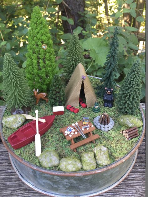 Miniature Camping, Essentials For Camping, Camping Scene, Garden Layouts, Fairy Garden Designs, Fairy Garden Crafts, Faeries Gardens, Fairy Crafts, Fairy Garden Houses