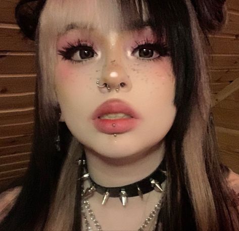 Pink Alt Makeup, Egirl Makeup Soft, Gothic Eye Makeup, Makeup Egirl, Egirl Makeup, Funky Makeup, Cute Eye Makeup, Alt Makeup, Kawaii Makeup