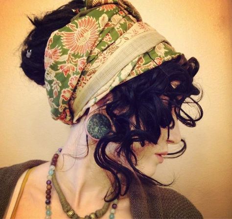 gypsy hairstyle and wrap idea                                                                                                                                                                                 More How To Wear Headbands, Hair Scarf Styles, Head Scarf Styles, Ombré Hair, Skirt Maxi, Boho Headband, Bandana Hairstyles, Hair Wraps, Looks Vintage