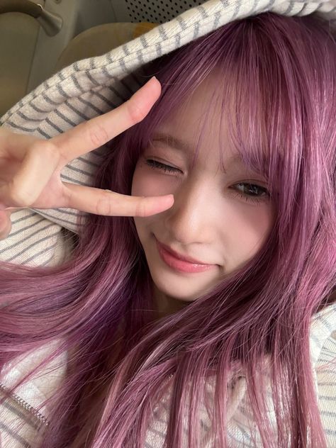 IVE pics on X: "🐯🫧 https://t.co/2K2TaUq8d4" / X Leeseo Pink, Lee Hyunseo, Ive Leeseo, Kpop Hair, Lee Hyun, Wonyoung Liz, Girls Music, Love Dive, Latest Albums