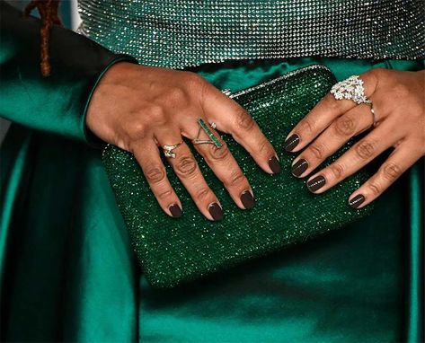 What Color Nails Go with an Emerald Green Dress? – DTK Nail Supply Green Dress Simple, Emerald Green Evening Gown, Emerald Green Outfit, Velvet Green Dress, Green Dress Outfit, Green Evening Gowns, Hunter Green Dresses, Forest Green Dresses, Nail Color Combos