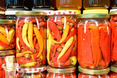 Preserving Chili Peppers: Meet The Many Methods Can Hot Peppers, Canning Chili, Birds Eye Chili, Thai Chili Pepper, Chili Pepper Recipes, Red Chili Peppers, Hot Peppers, Pickled Vegetables, Chilli Pepper