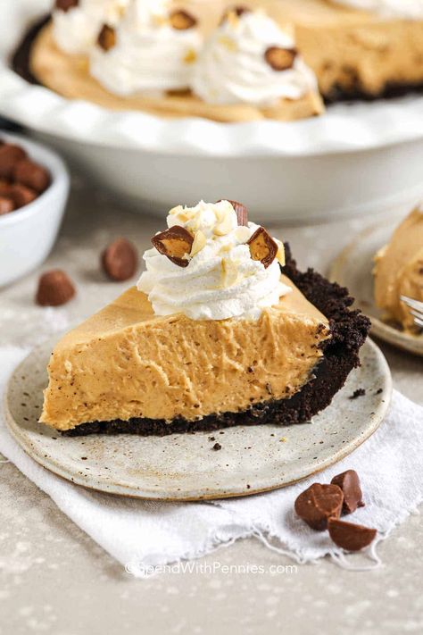 Peanut butter pie has a creamy, dreamy peanut butter filling that's so smooth it'll melt in your mouth. And it's all nestled in a crunchy Oreo crust, creating the perfect balance of sweet and salty. It's a slice of heaven that's sure to make your taste buds dance with delight! #peanutbutterpie #nobakedessert #homemade #spendwithpennies Fresh Apple Pie Recipe, Carmel Pie, Caramel Pie Recipe, Cold Dessert Recipes, Strawberries Cheesecake, Fresh Apple Pie, Homemade Banana Bread Recipe, Easy Peanut Butter Pie, Dessert Fondue