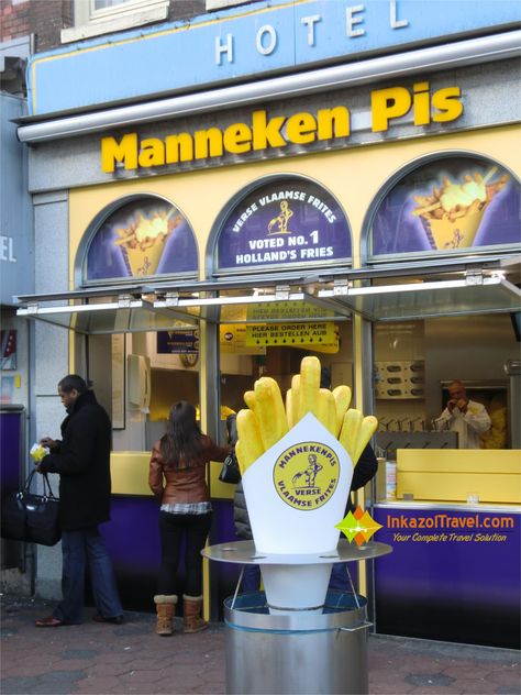 Manneken Pis (Damrak 41) One of  the best places to eat traditional fries. Fries Store, Pop Interior, Resturant Design, Manneken Pis, Restaurant Identity, Food Logo Design Inspiration, Food Business Ideas, Food Kiosk, Pretty Logo