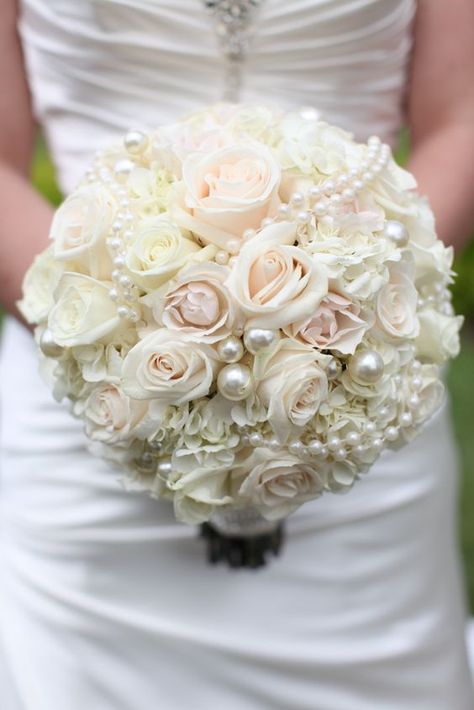 Gorgeous Blush Pink & White Bridal Bouquet with Pearls by Splendid Sentiments / http://www.himisspuff.com/spring-summer-wedding-bouquets/2/ Pink White Bridal Bouquet, Bouquet With Pearls, Bride's Bouquet, Summer Wedding Bouquets, Vintage Wedding Theme, White Bridal Bouquet, White Bridal, Pearl Wedding, Bride Bouquets